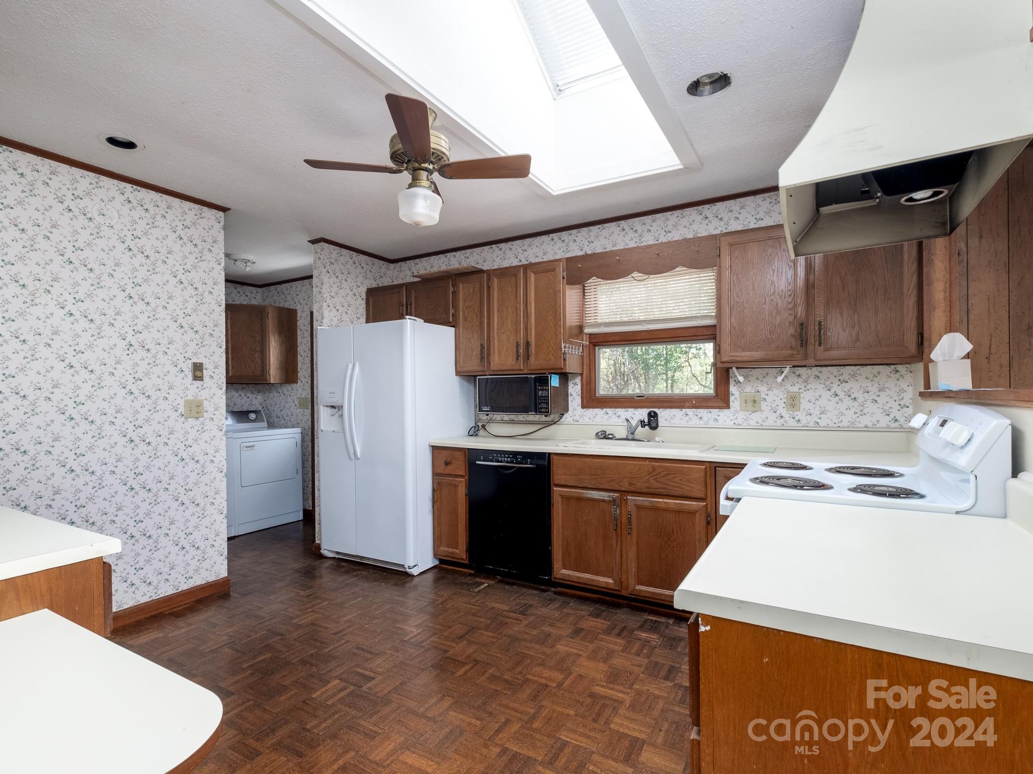 263 Cheulah Road Brevard, NC 28712 - Photo 4 of 17 Gallery Image 4