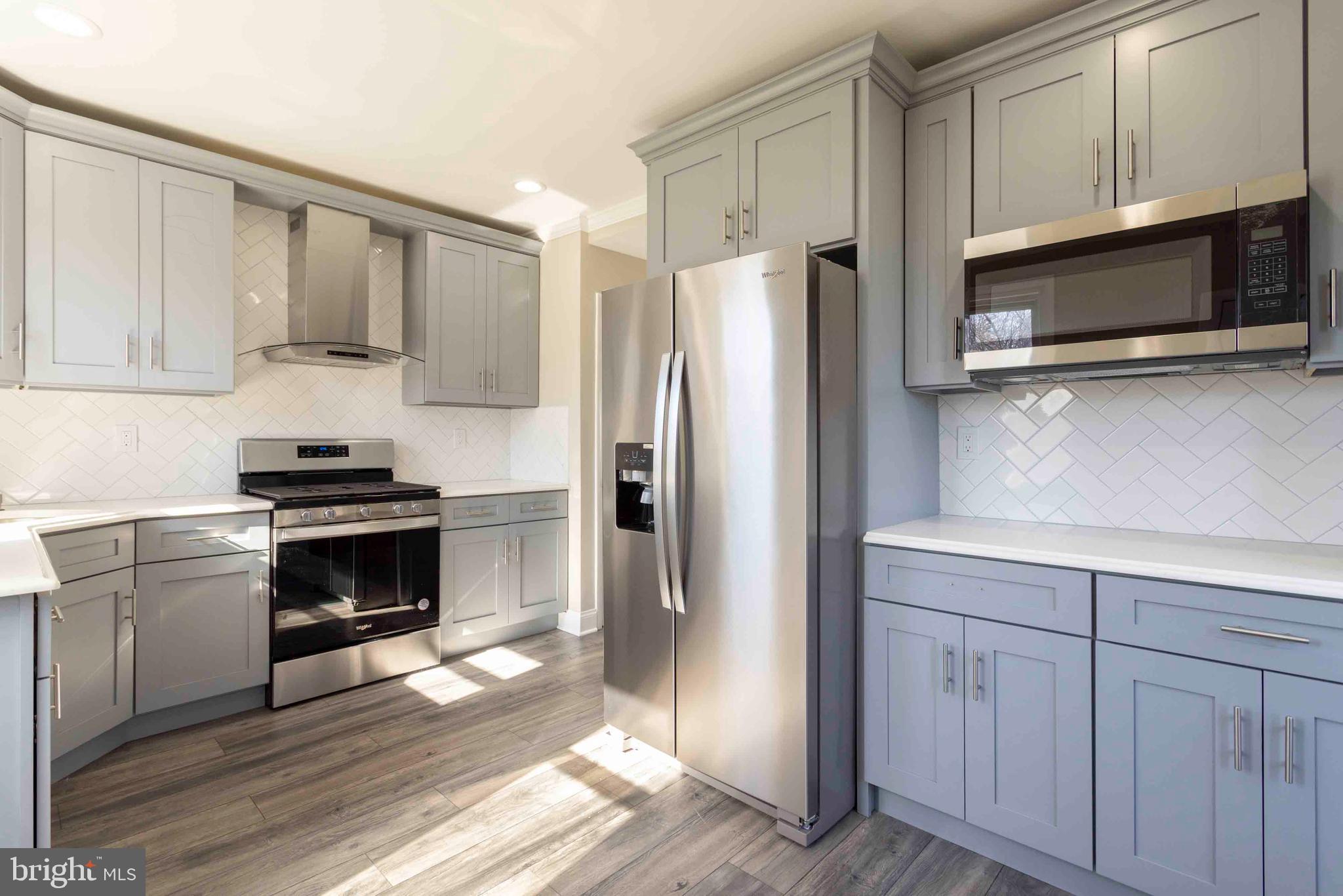 546 Hellerman Street Philadelphia, PA 19111 - Photo 11 of 33