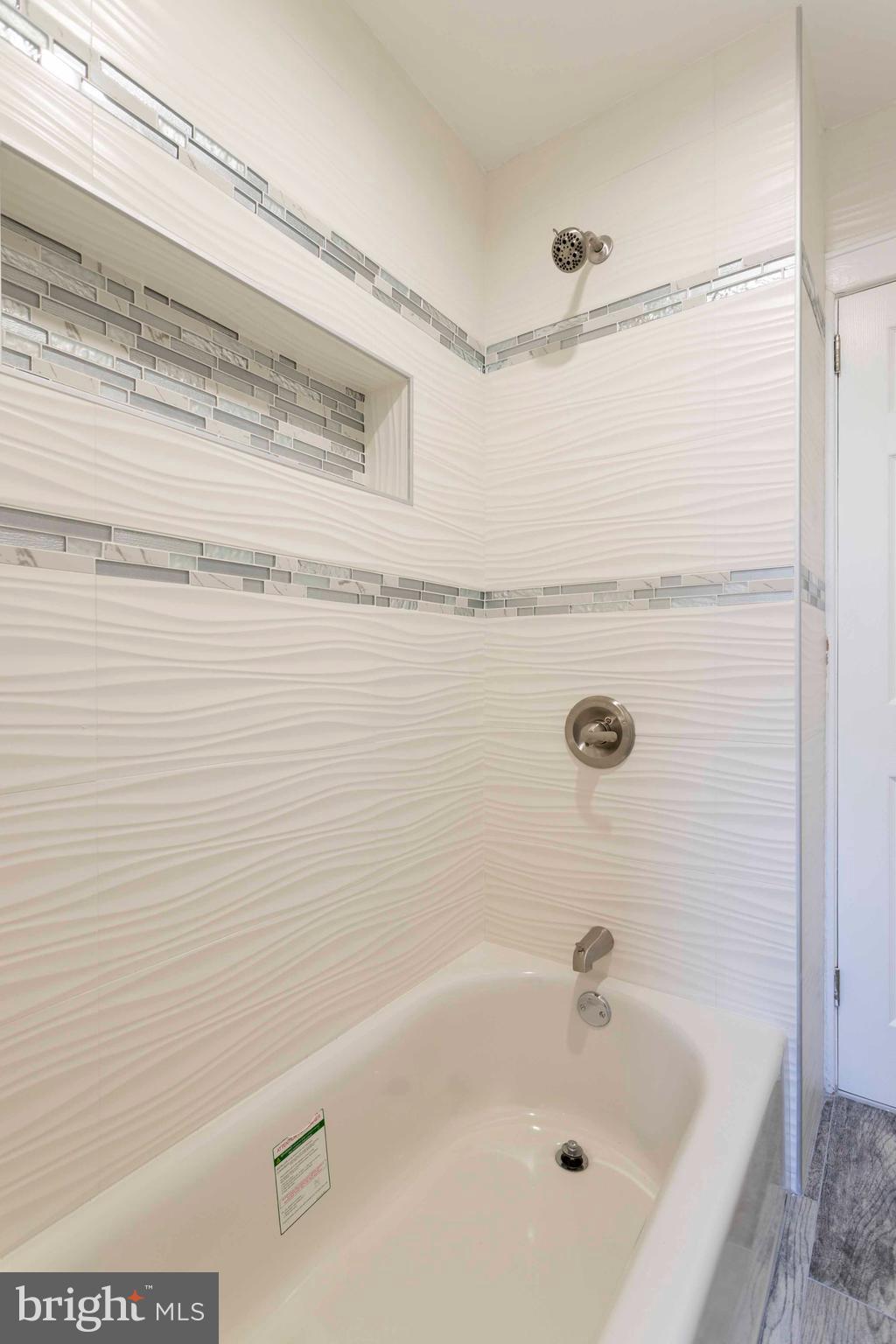 546 Hellerman Street Philadelphia, PA 19111 - Photo 17 of 33