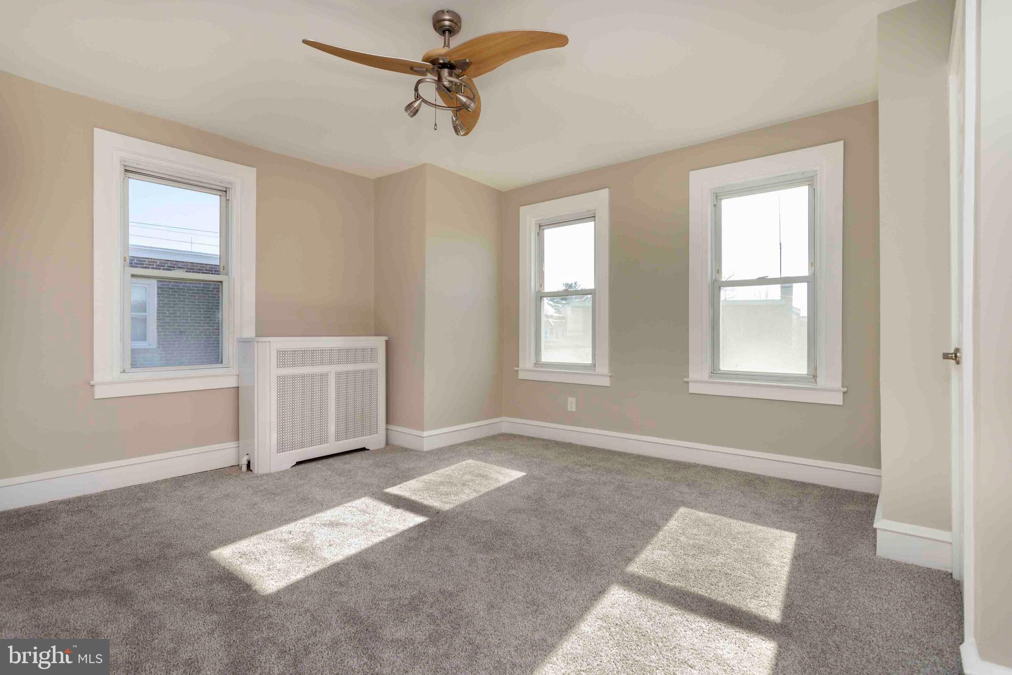 546 Hellerman Street Philadelphia, PA 19111 - Photo 25 of 33