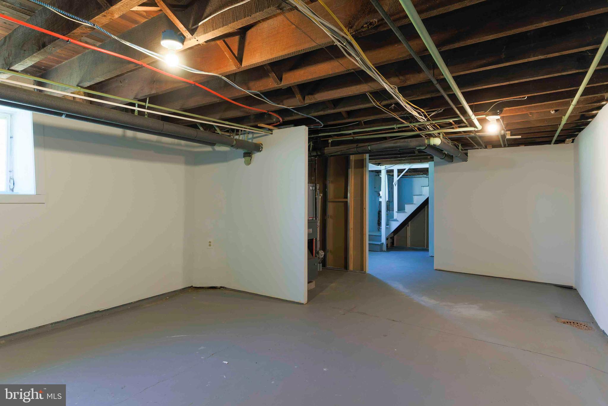 546 Hellerman Street Philadelphia, PA 19111 - Photo 29 of 33