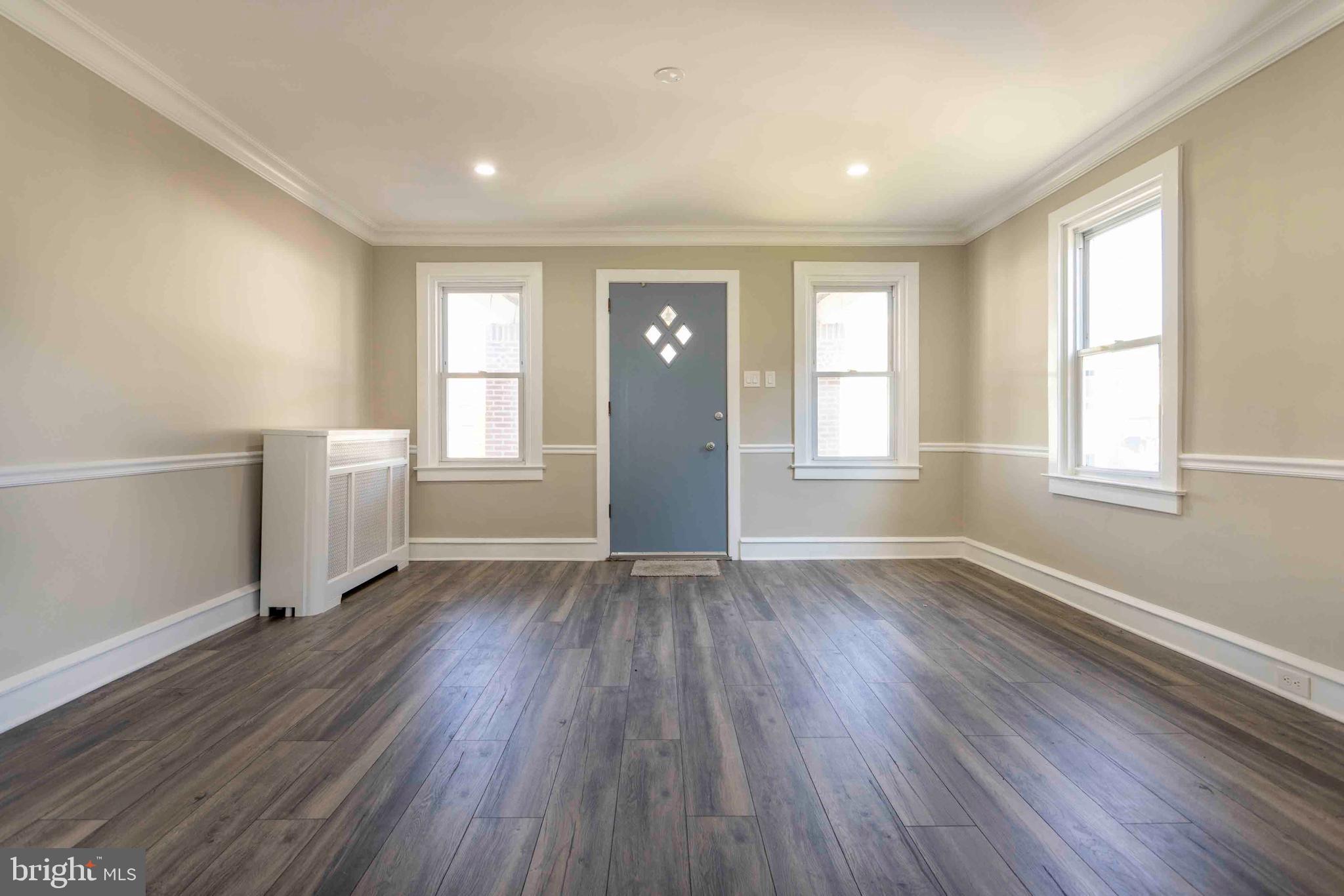 546 Hellerman Street Philadelphia, PA 19111 - Photo 4 of 33