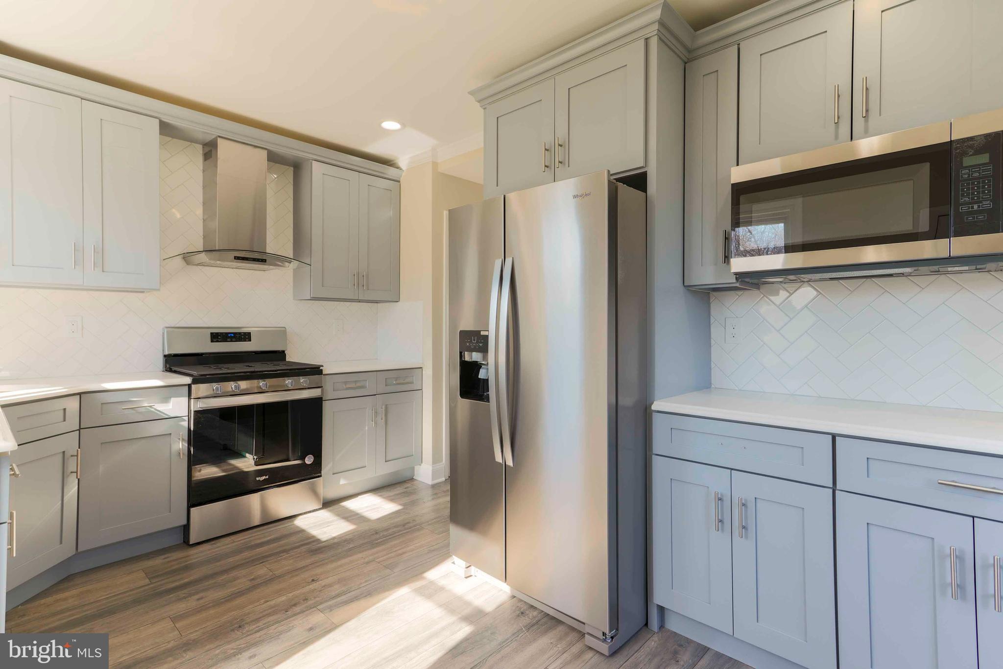 546 Hellerman Street Philadelphia, PA 19111 - Photo 9 of 33