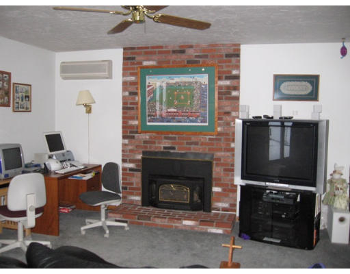 20 Deerfield Road Shrewsbury, MA 01545 - Photo 11 of 19 Gallery Image 11