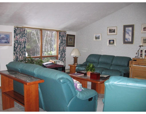 20 Deerfield Road Shrewsbury, MA 01545 - Photo 3 of 19 Gallery Image 3