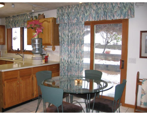 20 Deerfield Road Shrewsbury, MA 01545 - Photo 8 of 19 Gallery Image 8