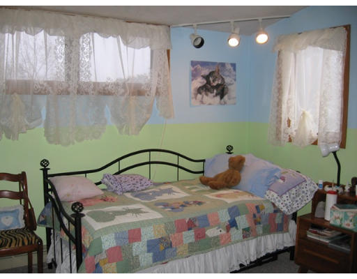 20 Deerfield Road Shrewsbury, MA 01545 - Photo 10 of 19 Gallery Image 10
