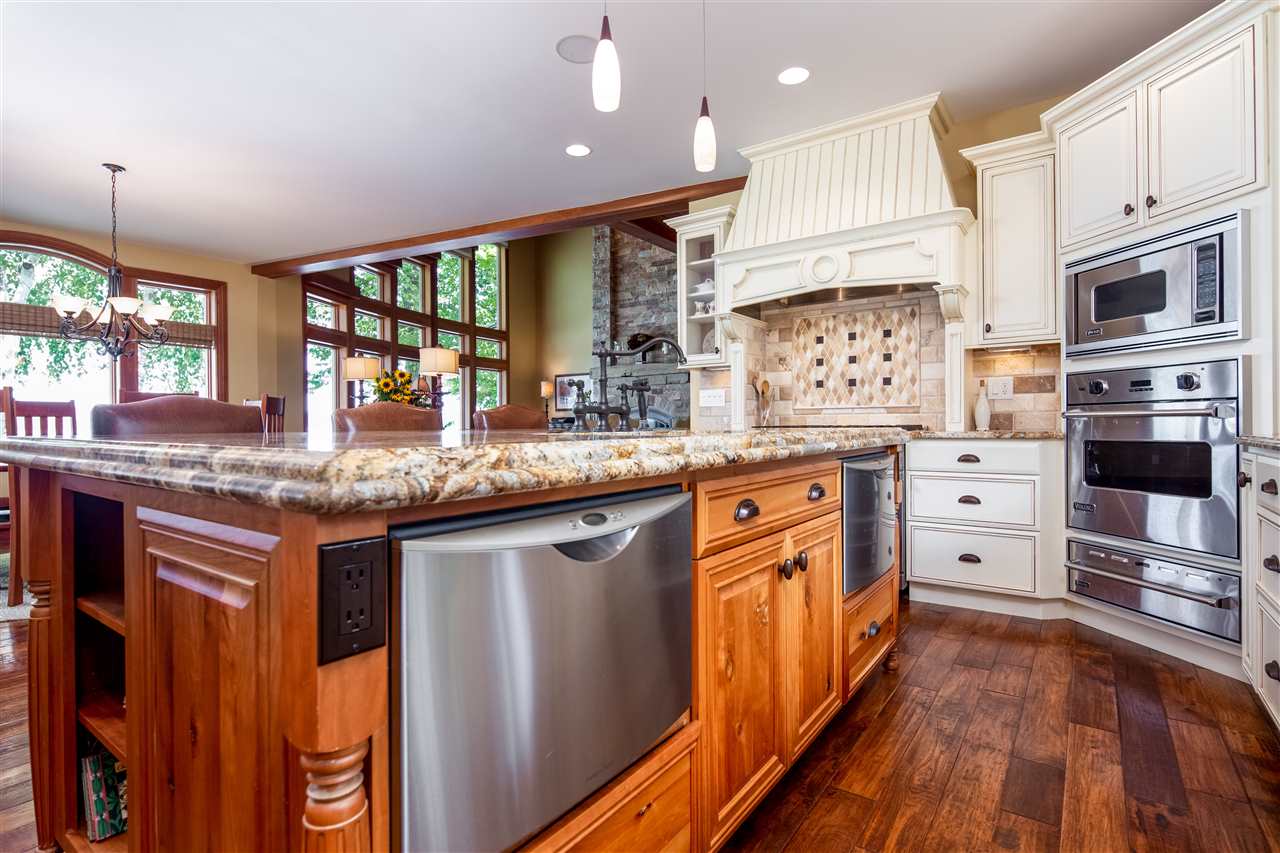 648 South Stony Point Road Suttons Bay, MI 49682 - Photo 21 of 61 1879427-20.JPG
