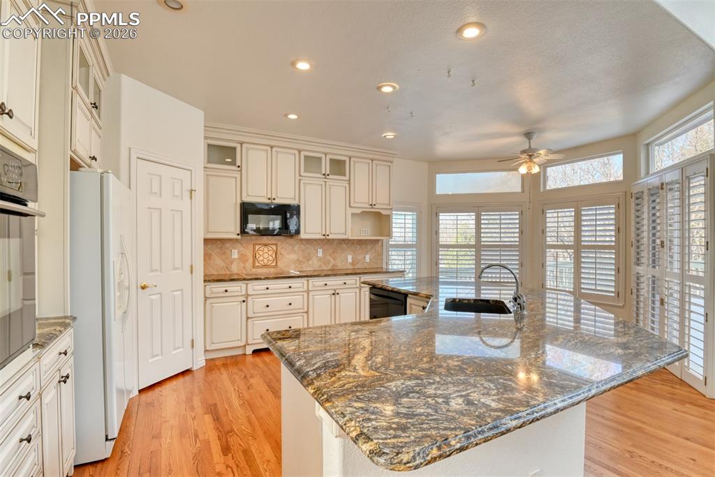 2730 Stone Creek Road Colorado Springs, CO 80908 - Photo 11 of 48