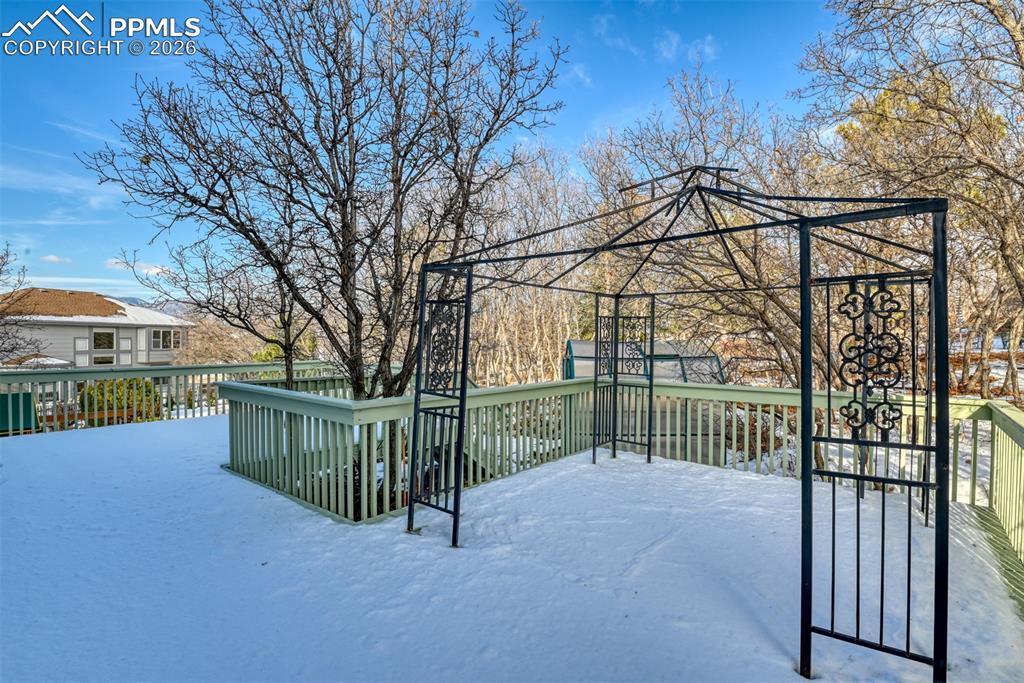 2730 Stone Creek Road Colorado Springs, CO 80908 - Photo 6 of 48