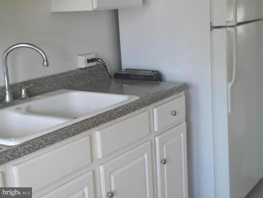 4632 Coleherne Road Baltimore, MD 21229 - Photo 7 of 18 Kitchen