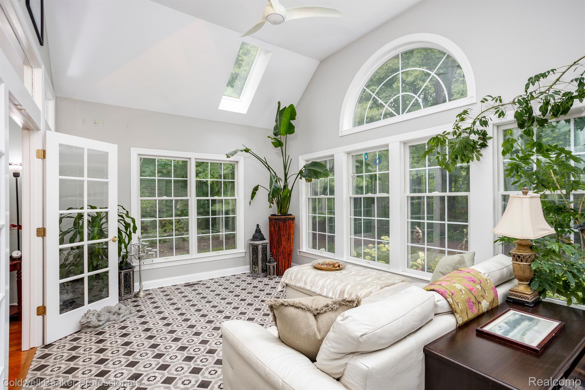 24876 Reeds Pointe Drive Novi, MI 48374 - Photo 8 of 40 3-season room