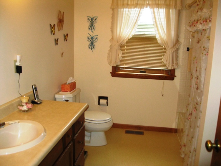 915 West Sharon Road Fife Lake, MI 49633 - Photo 12 of 56 1815651-12.JPG