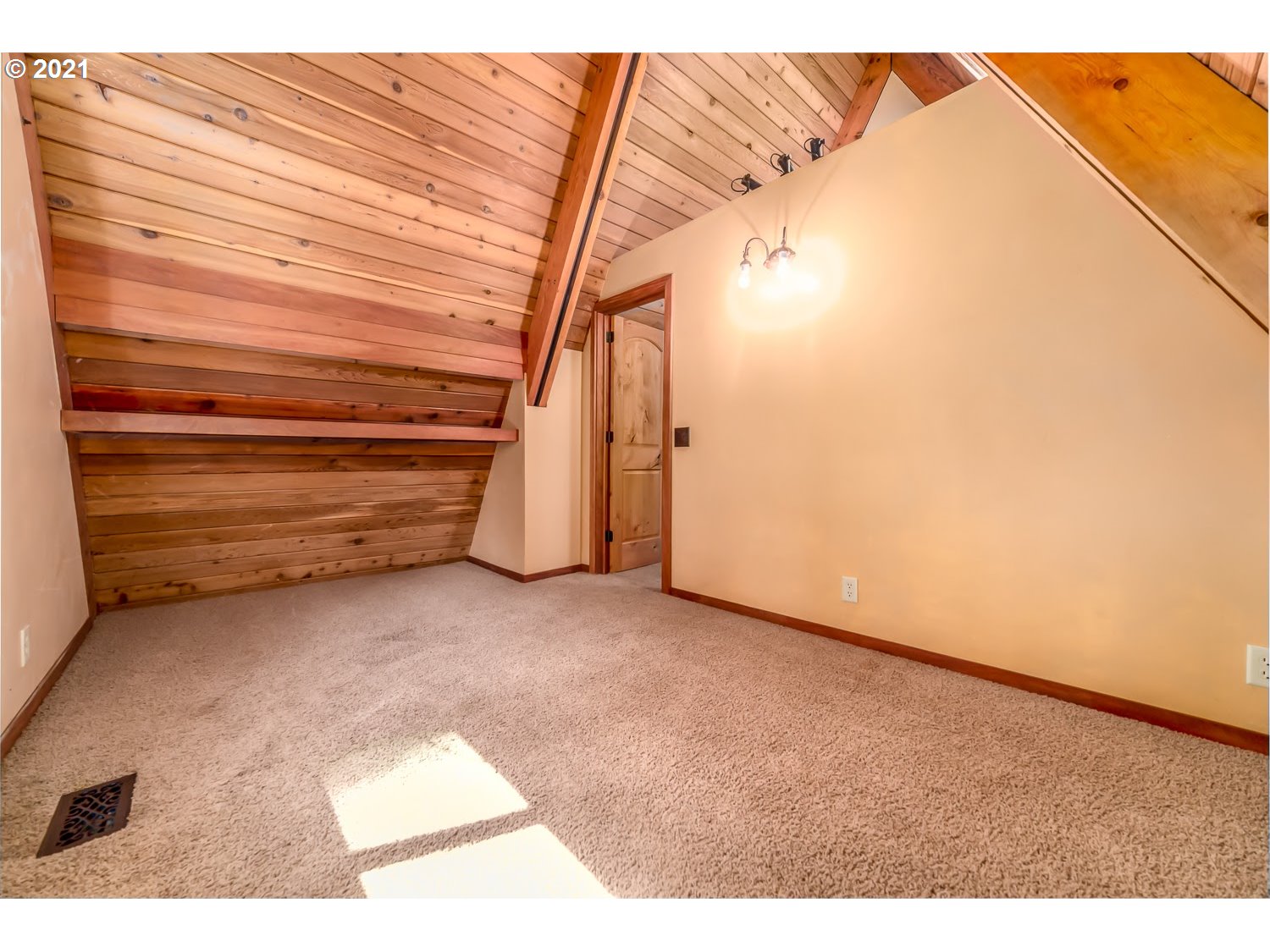 85377 Peaceful Valley Road Eugene, OR 97405 - Photo 10 of 32 Gallery Image 10