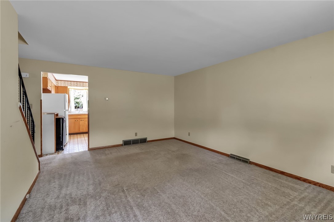 175 Margaret Road Amherst, NY 14226 - Photo 8 of 36