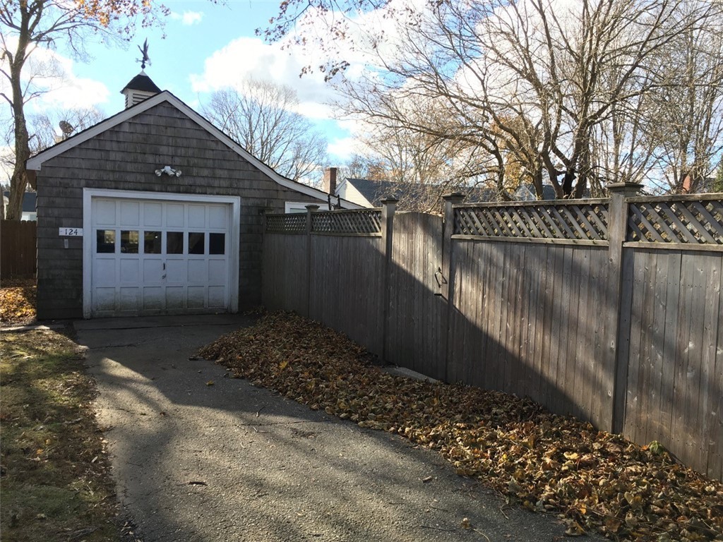 124 Beach Road Bristol, RI 02809 - Photo 18 of 21