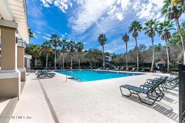 $169,900 | 10550 Baymeadows Road, Unit 507, Jacksonville, FL 32256