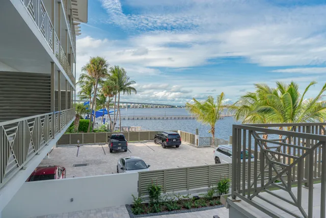 $765,000 | 41 Southwest Seminole Street, Unit 204, Stuart, FL 34994