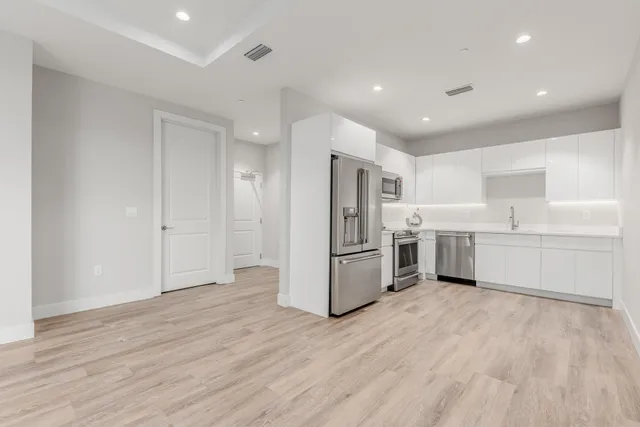 $765,000 | 41 Southwest Seminole Street, Unit 204, Stuart, FL 34994