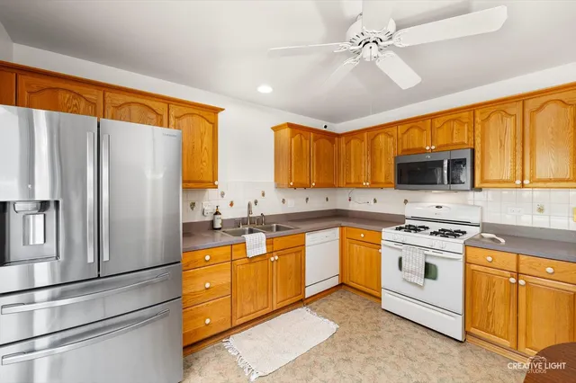 $285,000 | 20832 West Periwinkle Court, Plainfield, IL 60544