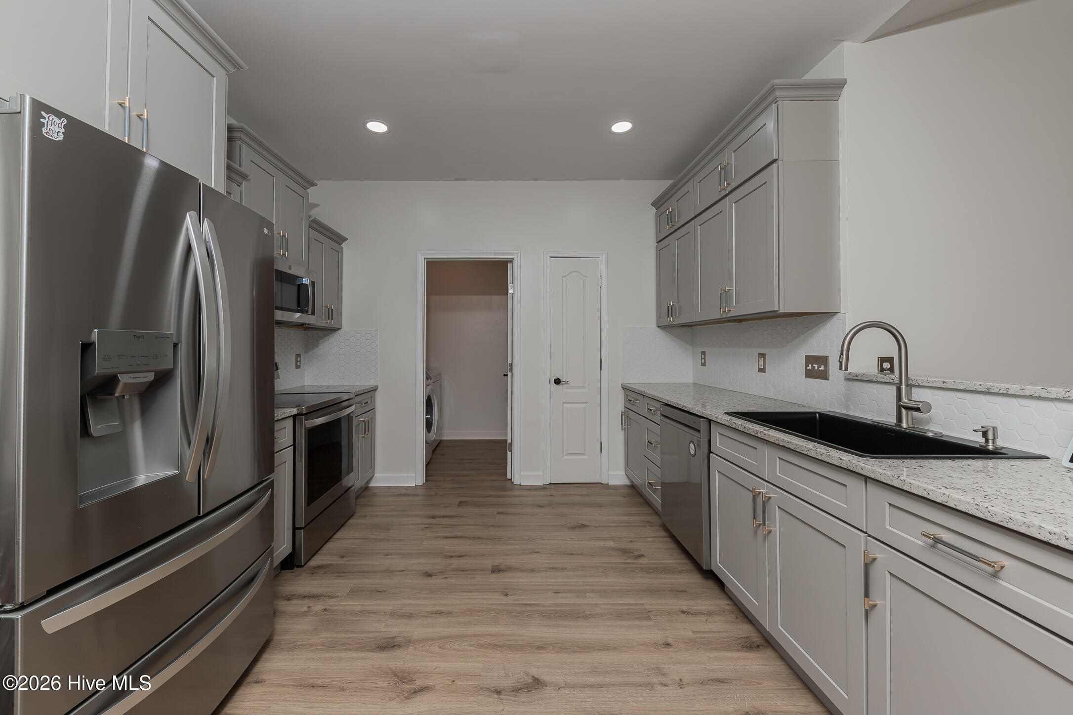 410 Peppermint Drive Hubert, NC 28539 - Photo 15 of 54 18KITCHEN