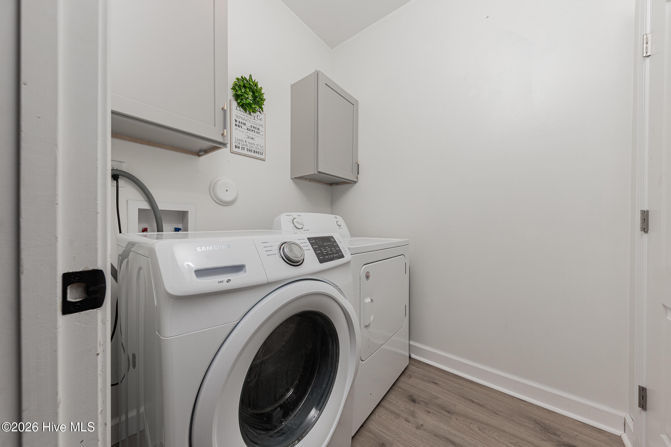 410 Peppermint Drive Hubert, NC 28539 - Photo 34 of 54 Laundry off kitchen