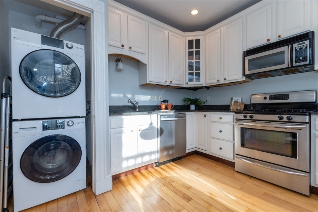 46 Eustis Street, Unit 4 Cambridge, MA 02140 - Photo 4 of 31