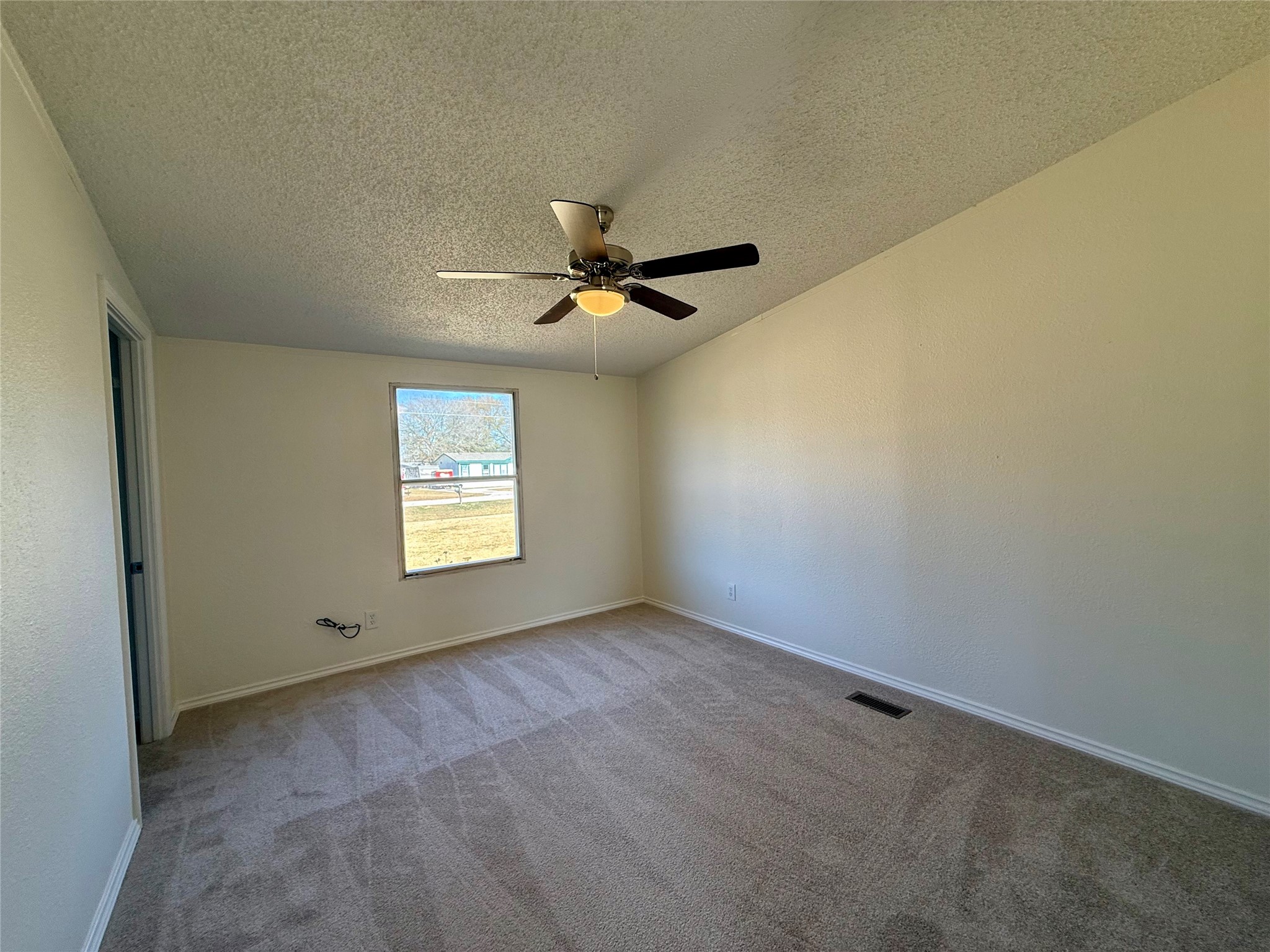 21614 County Road 3747 Splendora, TX 77372 - Photo 18 of 32 Secondary bedroom 2