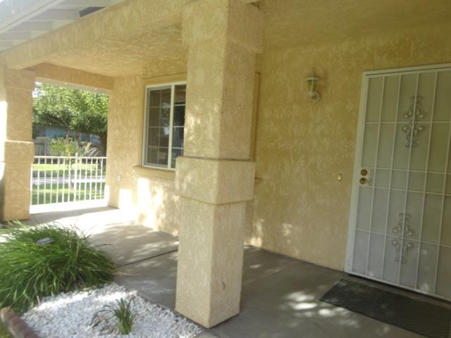 521 W West 9th Street Merced, CA 95341 - Photo 6 of 21 a view of a bathroom with a shower