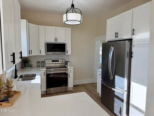 $334,850 | 908 Weaver Pike, Bristol, TN 37620