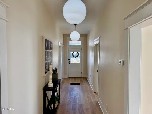 $334,850 | 908 Weaver Pike, Bristol, TN 37620