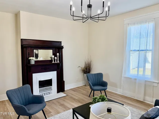 $334,850 | 908 Weaver Pike, Bristol, TN 37620