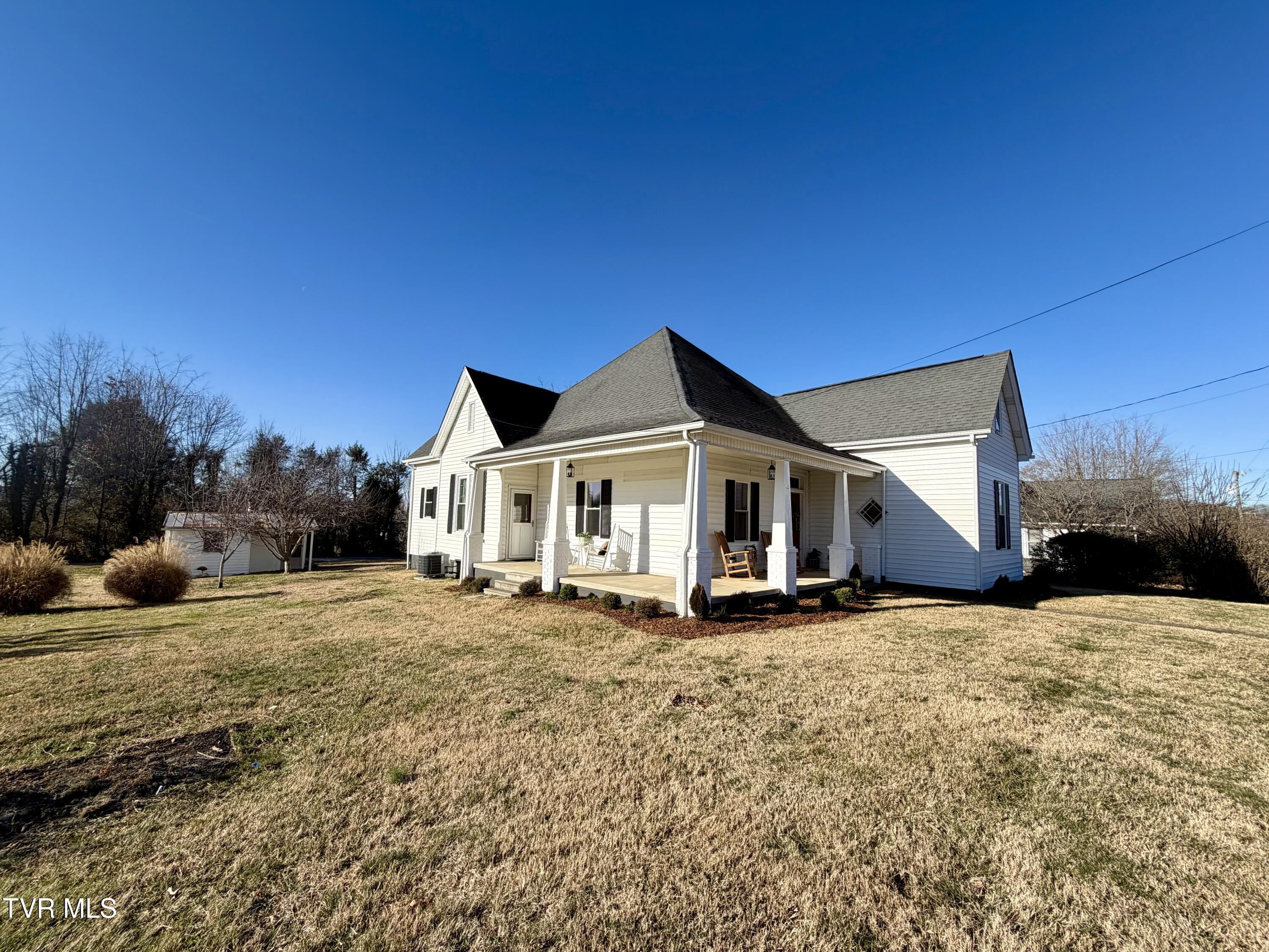 908 Weaver Pike Bristol, TN 37620 - Photo 3 of 38 IMG_0720