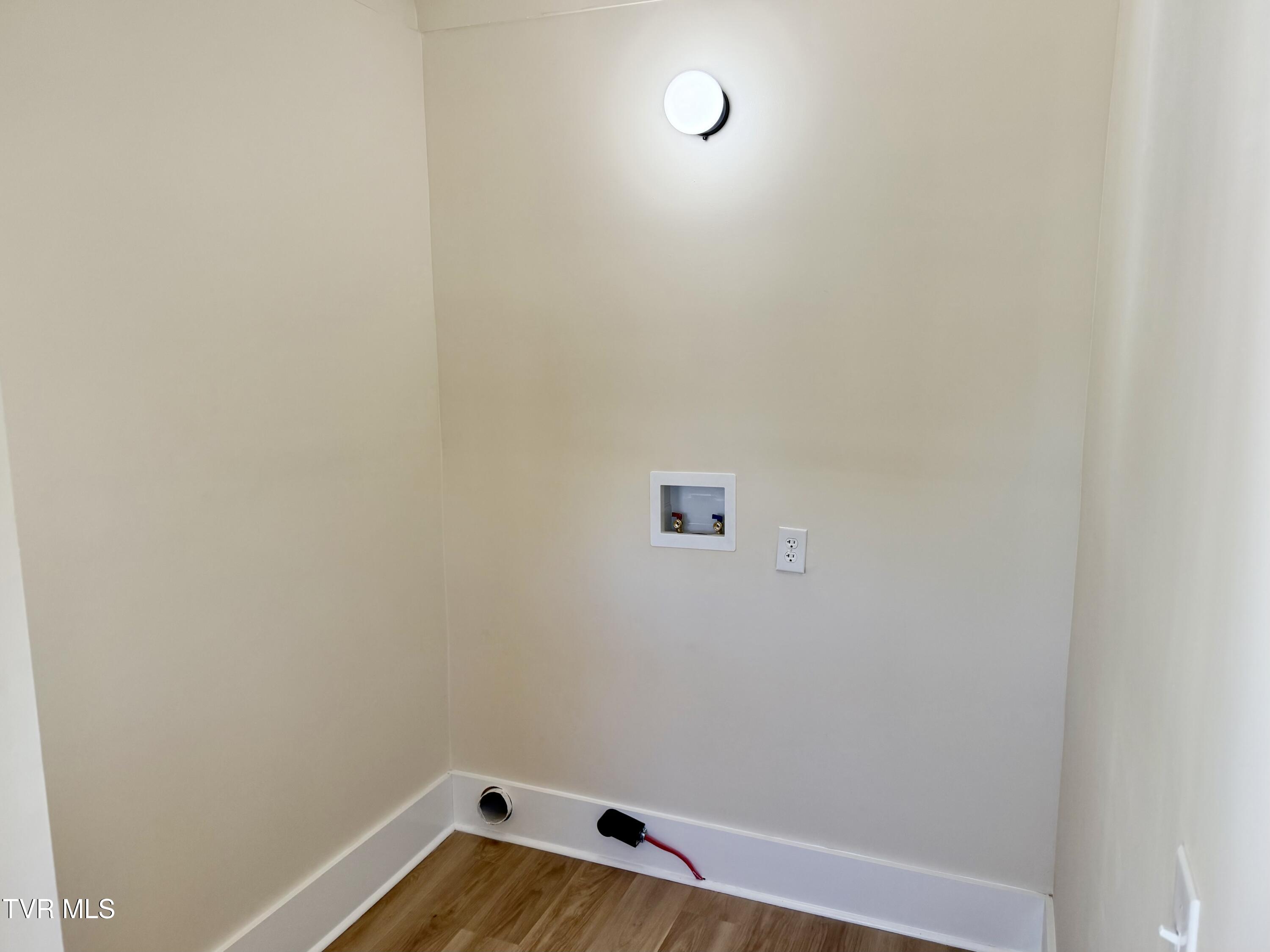 908 Weaver Pike Bristol, TN 37620 - Photo 38 of 38 IMG_0730