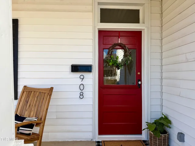 $334,850 | 908 Weaver Pike, Bristol, TN 37620