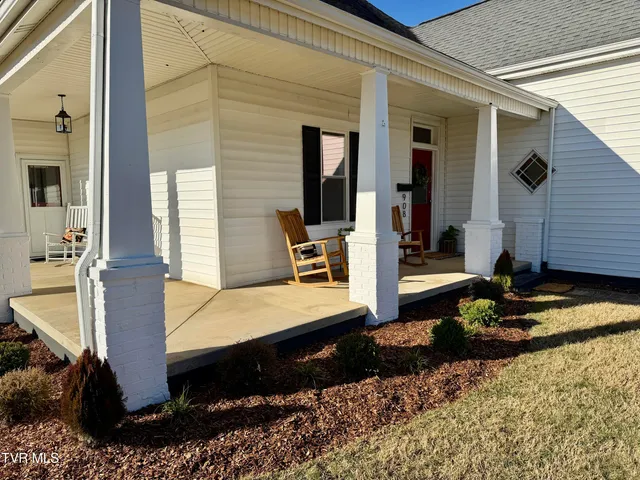 $334,850 | 908 Weaver Pike, Bristol, TN 37620