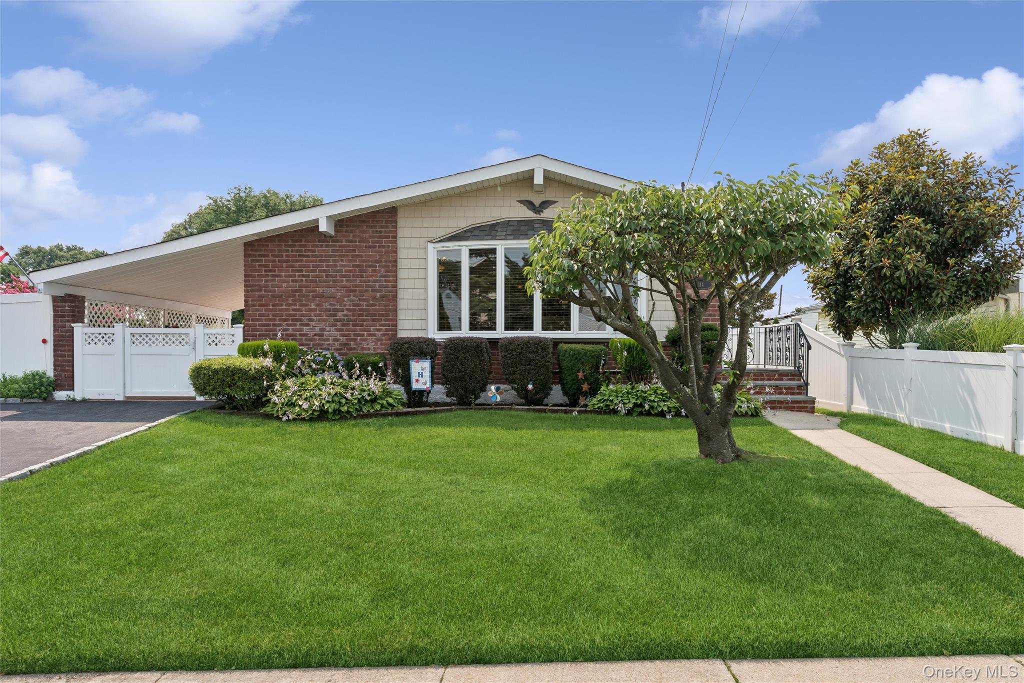 114 Miller Road Hicksville, NY 11801 - Photo 2 of 40