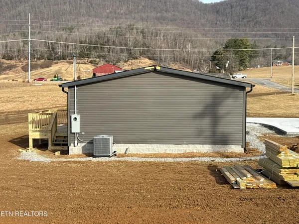 $289,900 | 150 B & B Drive, Speedwell, TN 37870