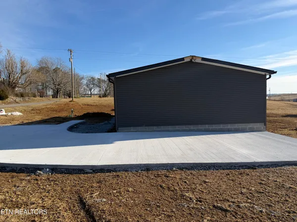 $289,900 | 150 B & B Drive, Speedwell, TN 37870