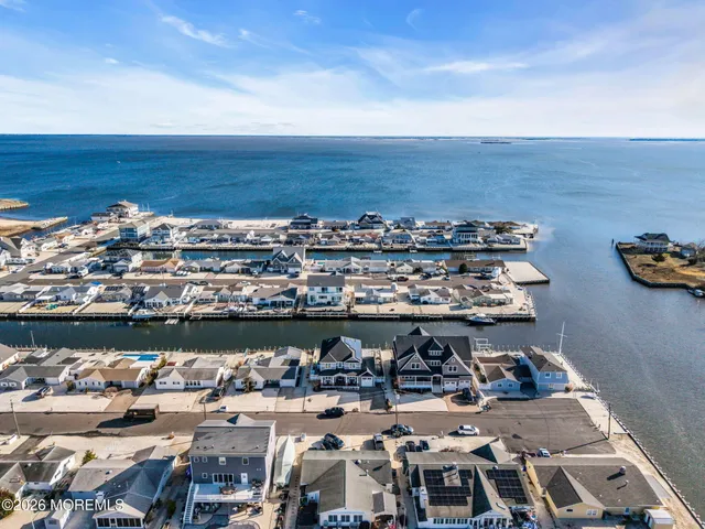 $1,375,000 | 13 Jolly Roger Way, Waretown, NJ 08758