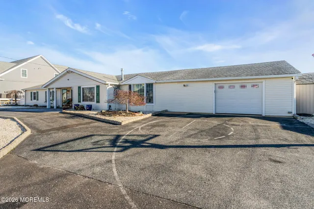 $1,375,000 | 13 Jolly Roger Way, Waretown, NJ 08758