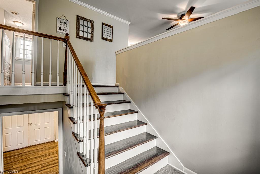 6002 Robinhood Road Pfafftown, NC 27040 - Photo 4 of 50 Gallery Image 4