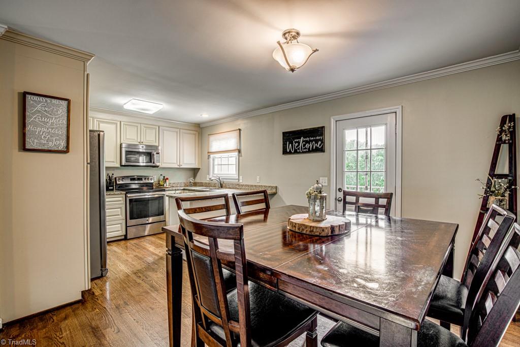 6002 Robinhood Road Pfafftown, NC 27040 - Photo 9 of 50 Gallery Image 9