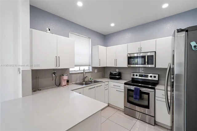 $590,000 | 7634 Northwest 114th Path, Doral, FL 33178