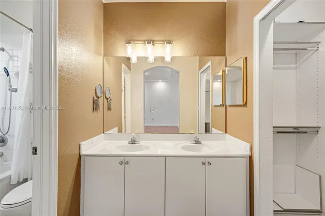 $590,000 | 7634 Northwest 114th Path, Doral, FL 33178