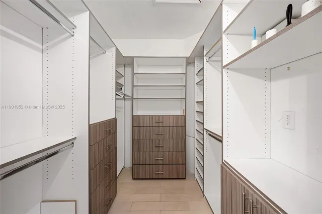 $590,000 | 7634 Northwest 114th Path, Doral, FL 33178