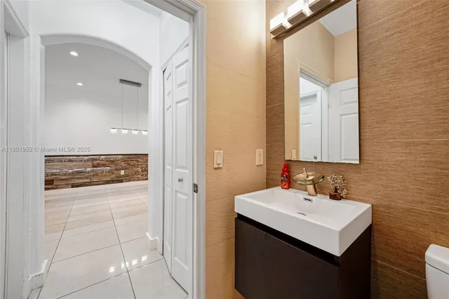 $590,000 | 7634 Northwest 114th Path, Doral, FL 33178