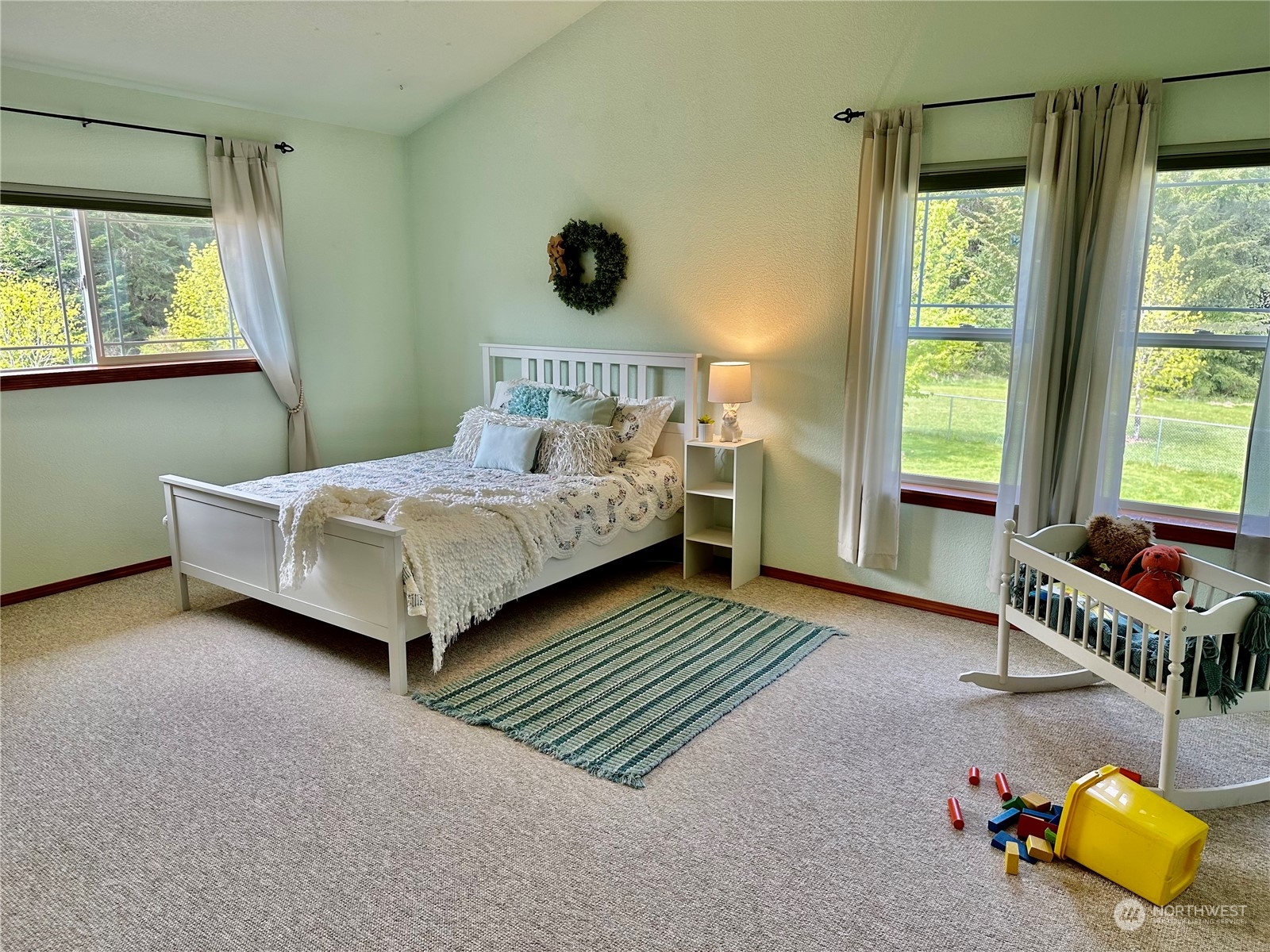 778 Ceres Hill Road, Unit B Chehalis, WA 98532 - Photo 25 of 40 a bedroom with a bed and a window