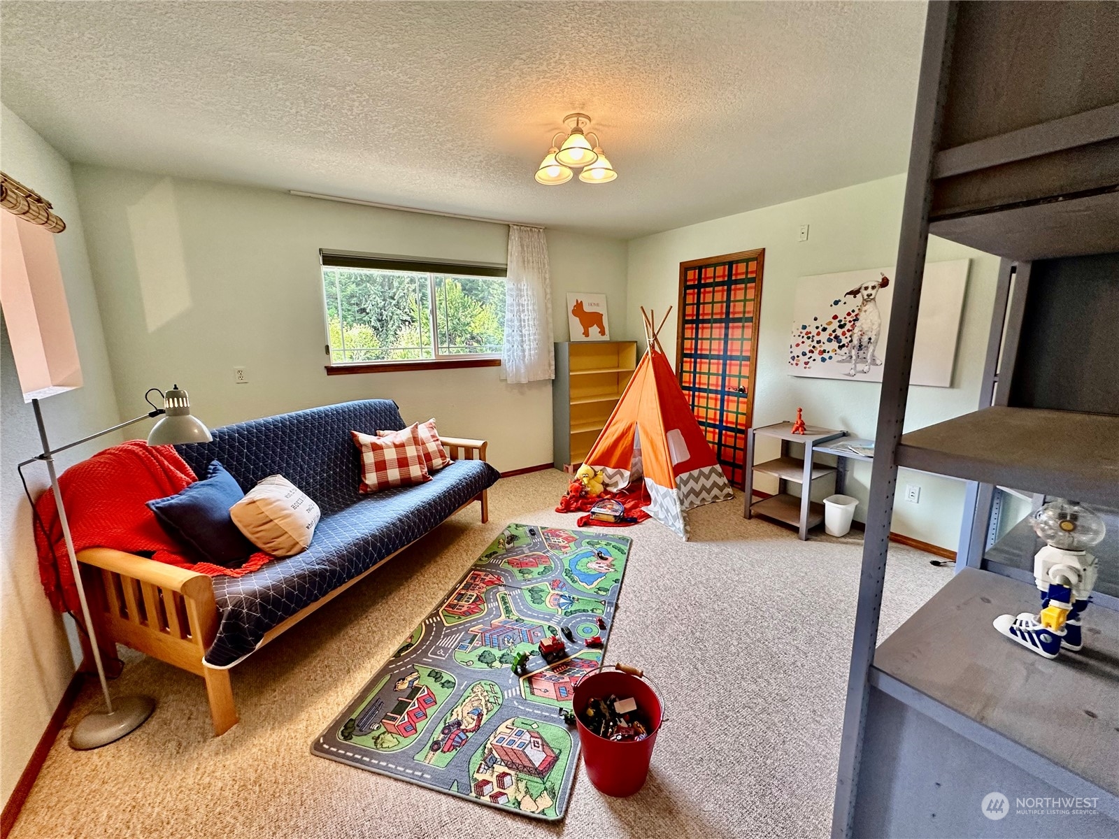 778 Ceres Hill Road, Unit B Chehalis, WA 98532 - Photo 26 of 40 a living room with furniture and rug