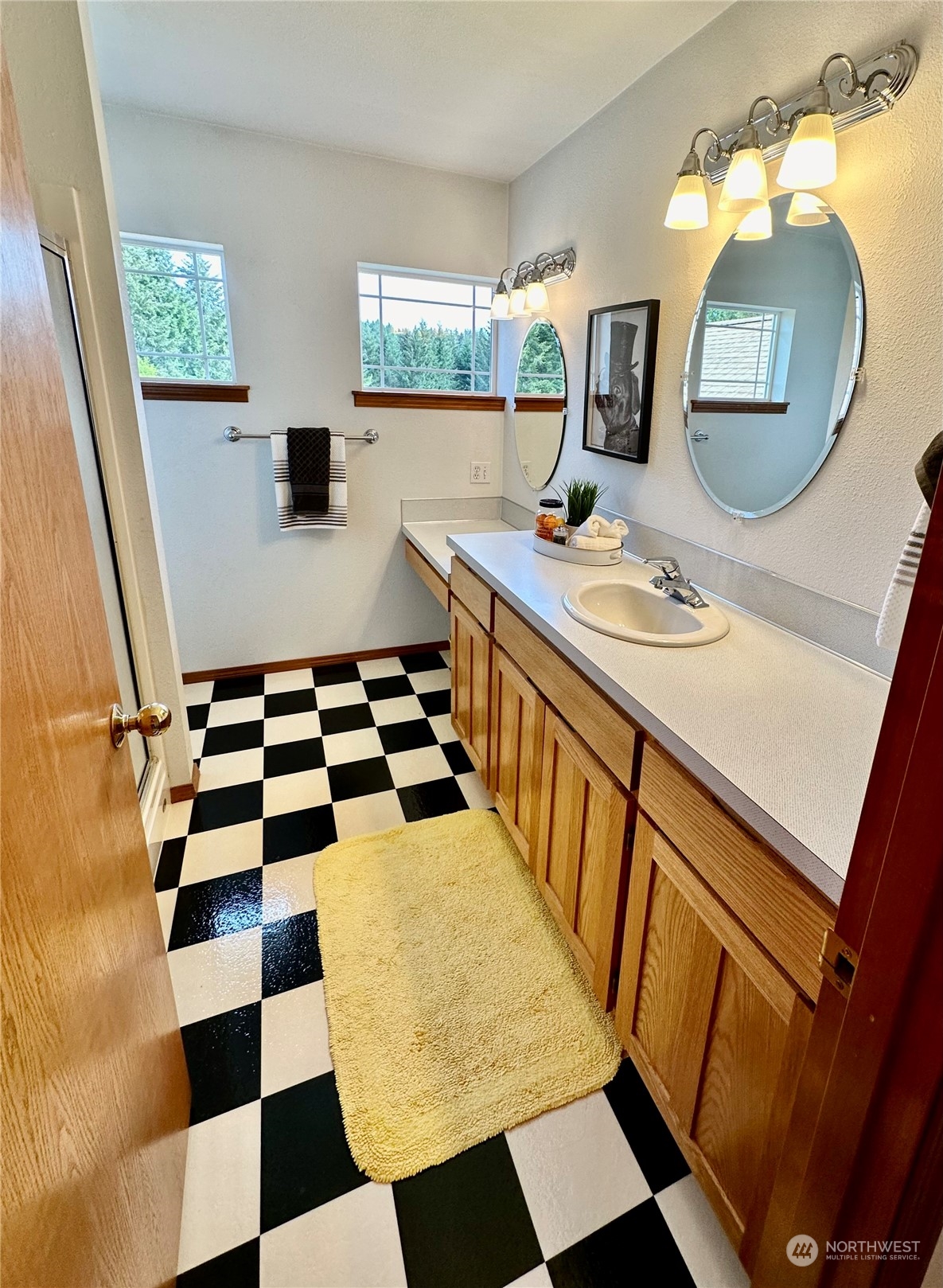 778 Ceres Hill Road, Unit B Chehalis, WA 98532 - Photo 27 of 40 a bathroom with a sink a toilet a mirror and shower